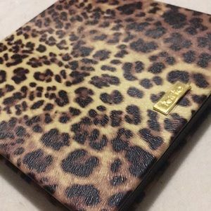 LIMITED EDITION cheetah Tarte magnetic palette